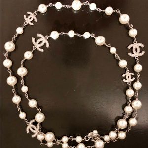 Chanel pearl necklace with Swarovski crystals